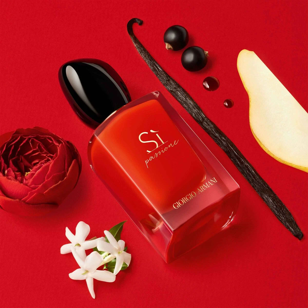 GA_2022_Si-Passione_Pack-with-Ingredients_RVB-3000-v2 عطر جورجيو ارمني سي باشون او دو برفيوم للنساء | Sì Passione Eau de Parfum for Women by Giorgio Armani - الصورة 3