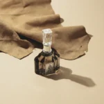 ⁦عطر اندر العنبر بخاخ بانافع للعود | Ander Al Ambar Banafa for Oud⁩ - الصورة ⁦3⁩